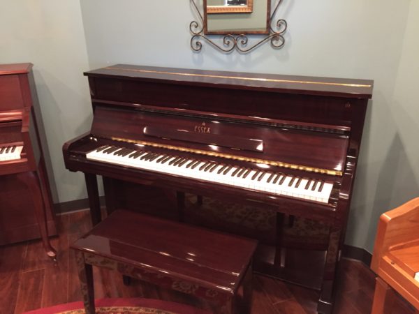 Essex (by Steinway) – Model EUP111E-MBH 44″ upright piano w/bench