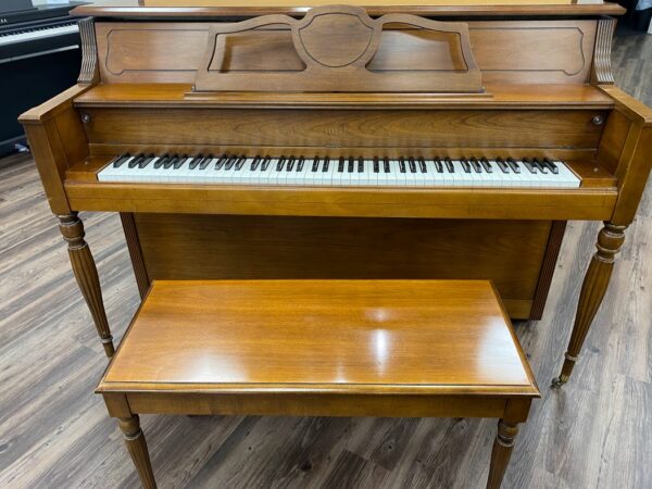 Everett 41″ Console Piano