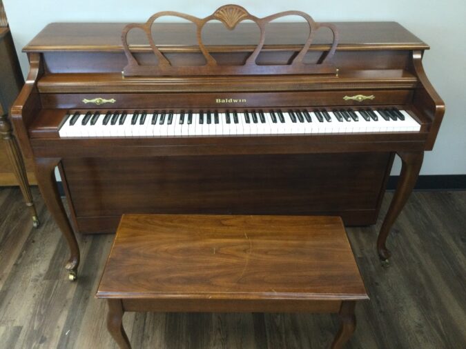 Baldwin-spinet-with-bench