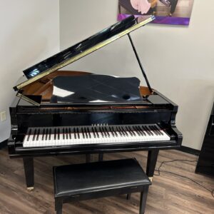 Yamaha-GC1PE-front-view-lid-open-with-bench