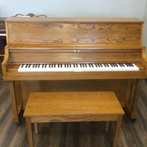 Yamaha P22right side view with bench