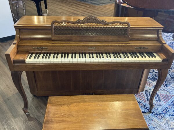 Baldwin “Acrosonic” – Model 953L pecan – French Provincial upright