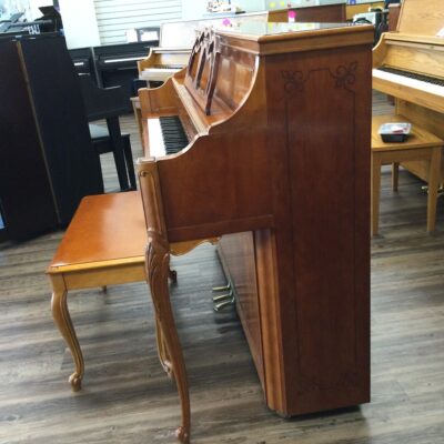 Yamaha M500P Cherry left side view with bench