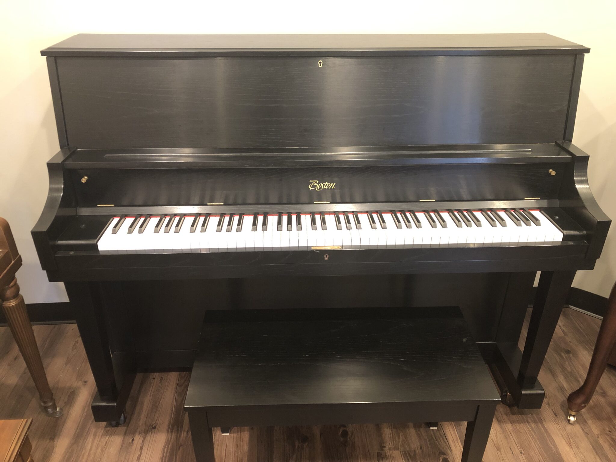 Studio Piano - Menchey MusicStudio Piano - Menchey Music  