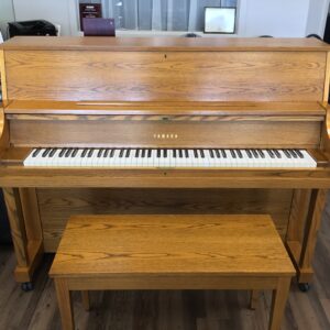 Yamaha P22 front view with bench