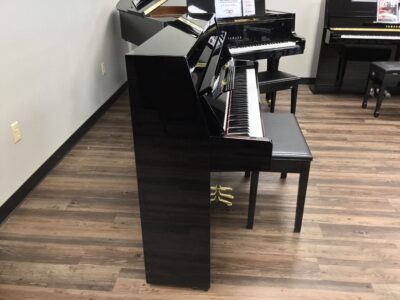 Yamaha B1PE left side view with bench and key cover open