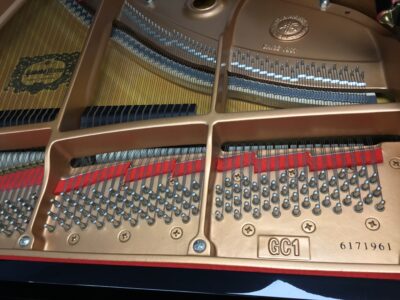 Yamaha GC1PE inside view of the strings, serial and model number
