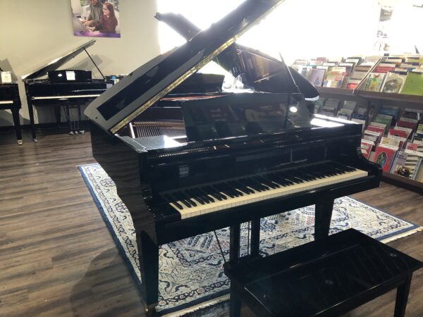 Kawai – Model GE-1- Polished Ebony – 5’1″ Baby Grand Piano
