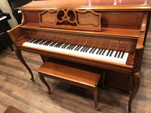 Yamaha – Model M405- Cherry – 44″ Console Piano