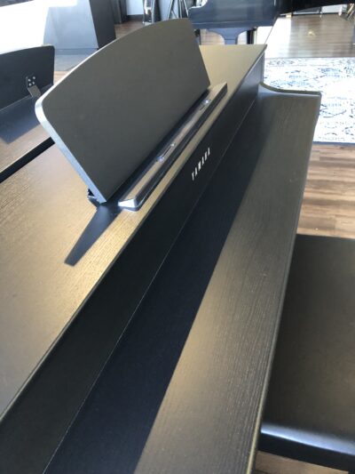 The closed fallboard of the Yamaha Clavinova CLP735 (UCBL01118).