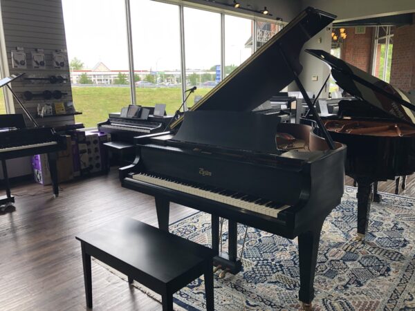 Boston – Model GP163-II- Satin Ebony- 5’4″ Used Grand Piano