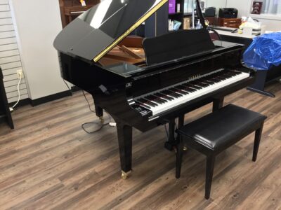 YamahGB1K-PE left side view with top up and bench