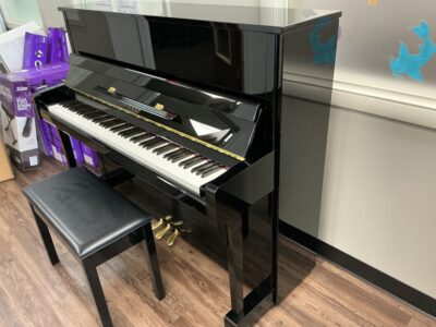 Yamaha B3-PE right side view with bench