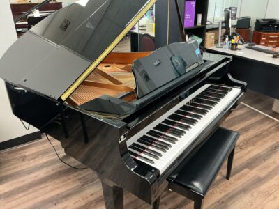 Yamaha GB1K-PE left side view with top up and bench