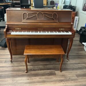 Baldwin662Chy front view with bench