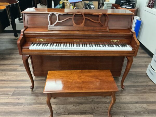 Baldwin, model 656N-Cherry – 41” Console Piano
