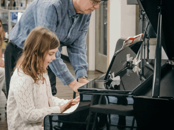 Private vs. Group Music Lessons: What’s Best for Your Child?