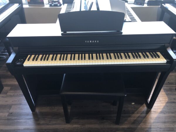 Yamaha– Clavinova- CLP-735 – Matte Black – Used Digital Piano