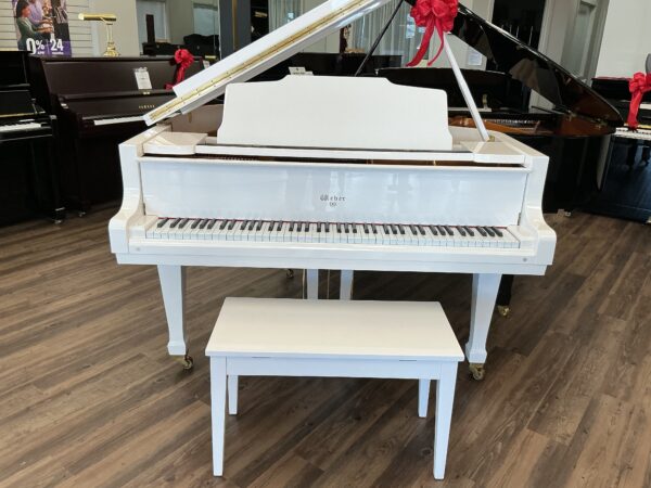 Weber, model WG50-White Polish, #G061559 – 4'11” baby grand